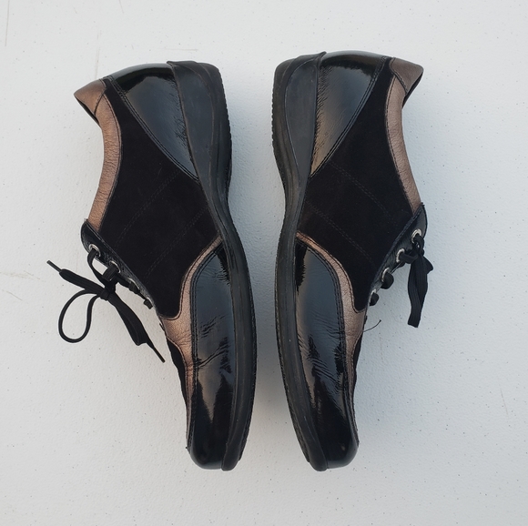 Mephisto Patent and Suede Lace Up Black and Copper - Picture 4 of 14